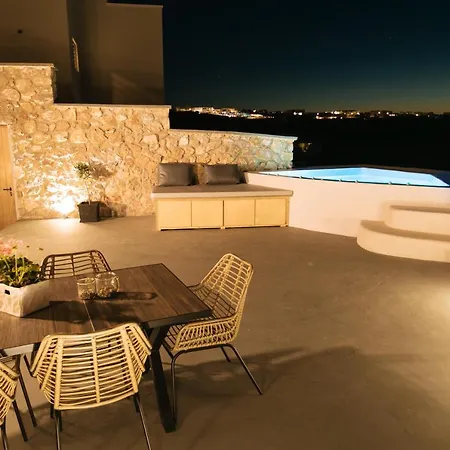 Amer Santorini With Outdoor Hot Tub Vothon