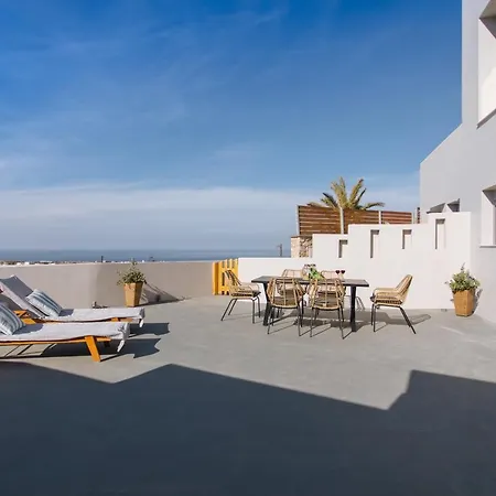 Amer Santorini With Outdoor Hot Tub Holiday home